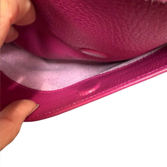 Like New! Lund Fuschia Leather Crossbody Bag - Picture 3 of 6